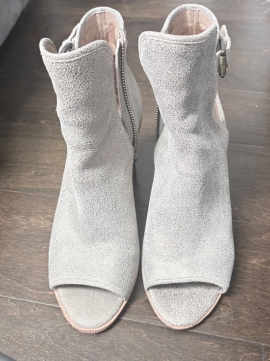 Donald J. Pliner Shoes - Donald J Pliner Kara Bootie, Size 8 US Ladies